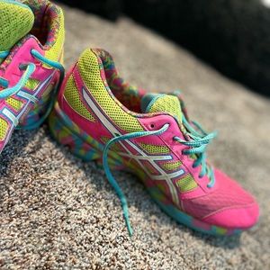 Woman’s ASICS sneakers! Like new. Size 8 1/2